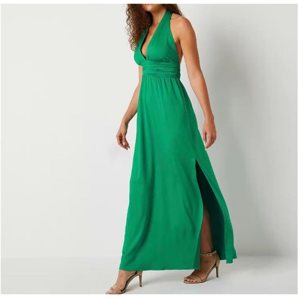 Chic Green Halter Maxi Dress